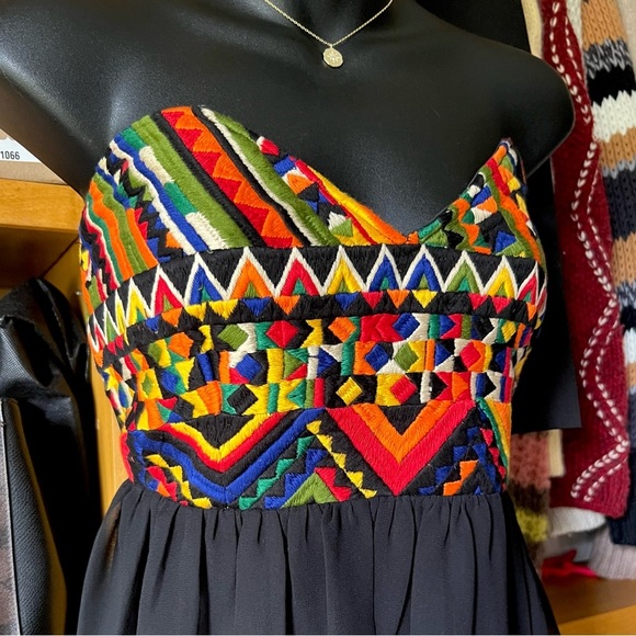 ⭐️BOGO FREE⭐️ NWT GLAMOROUS Strapless Dress - Picture 4 of 13